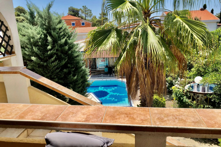 Pool Apartment Tierra 1