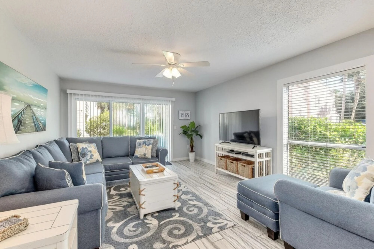 Quail Hollow A8-2d Renovated First Floor 2 Bedroom