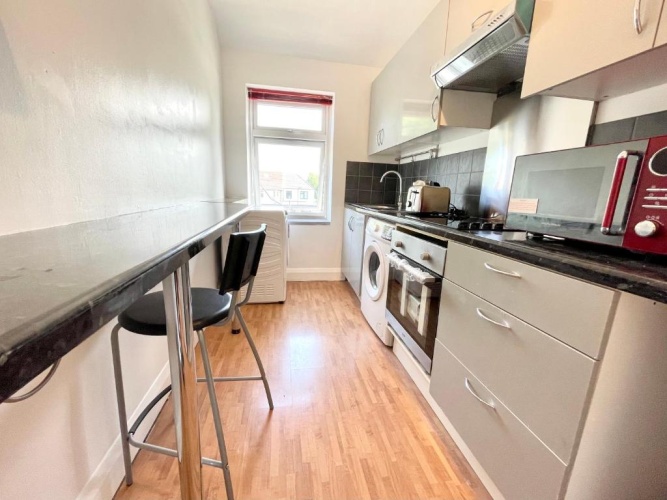 2 Bedrooms Apartment