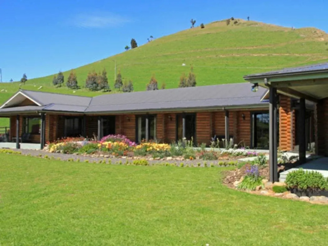 Saddle Hill Lodge
