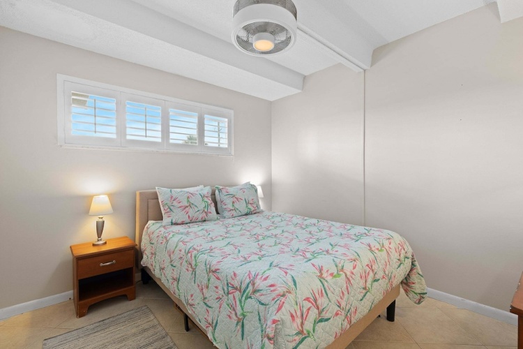 Standard Double Club room with pool view