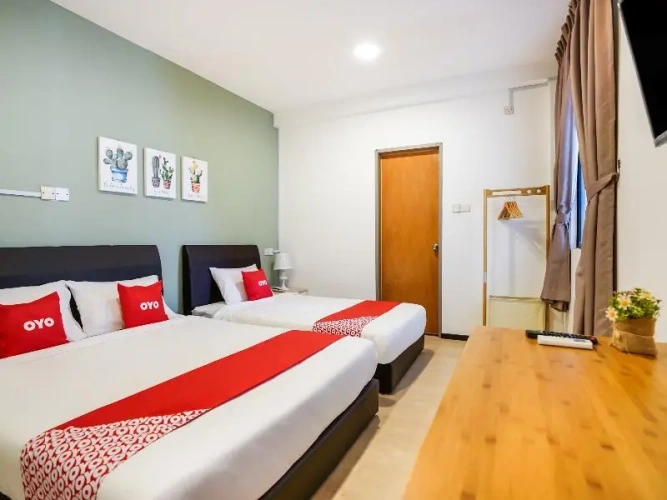 Sextuple Family Suite