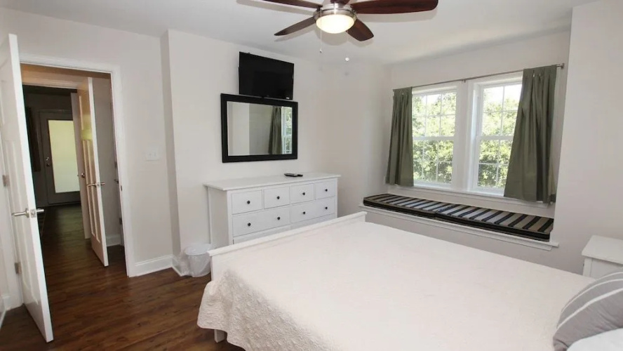 Argo Point - 4 Br Home