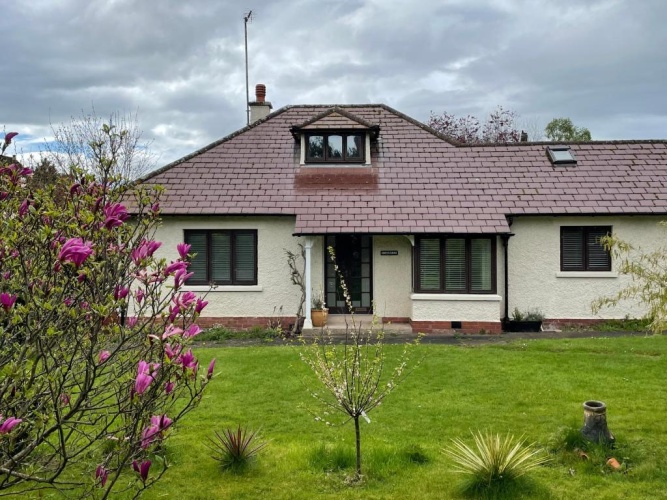 3 Bedrooms Cottage