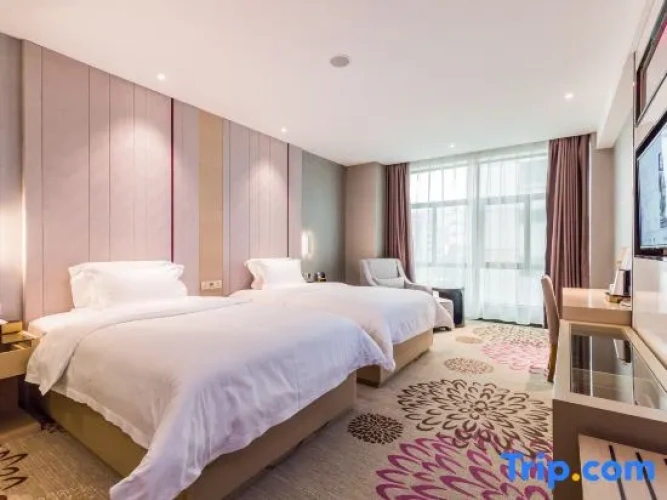 Deluxe Double room with street view