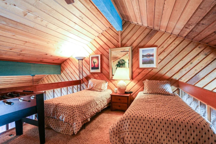 Snowcreek II 288 Gorgeous Mountain Views, Rustic, Spacious and Cozy by Redawning