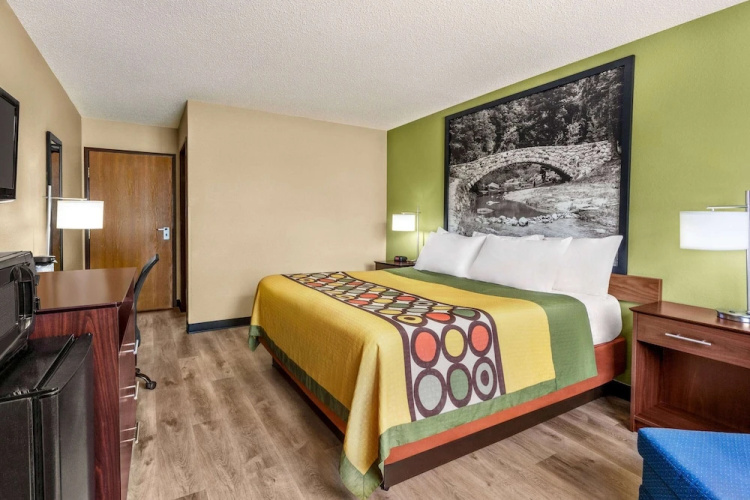 Super 8 Ankeny/Des Moines Area