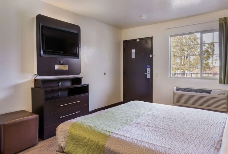 Standard Quadruple Suite