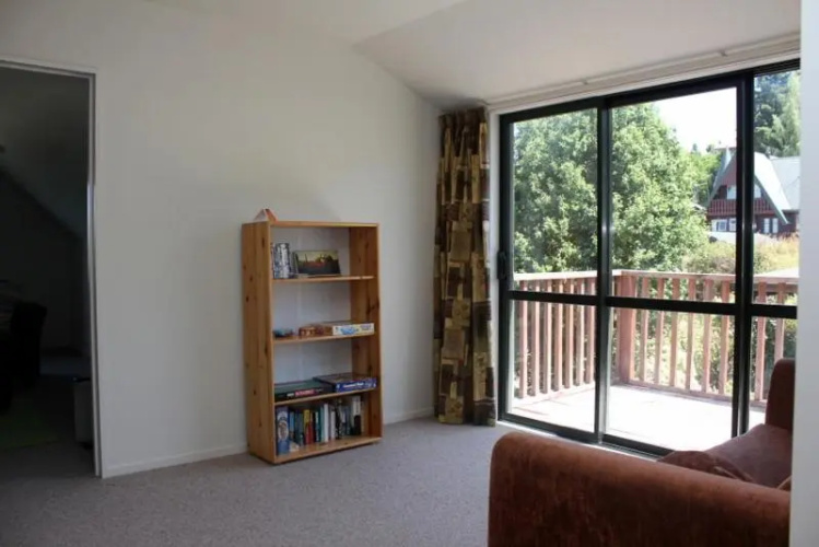 26 Caverhill Close