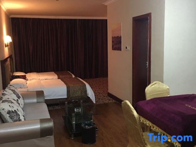 Deluxe Suite