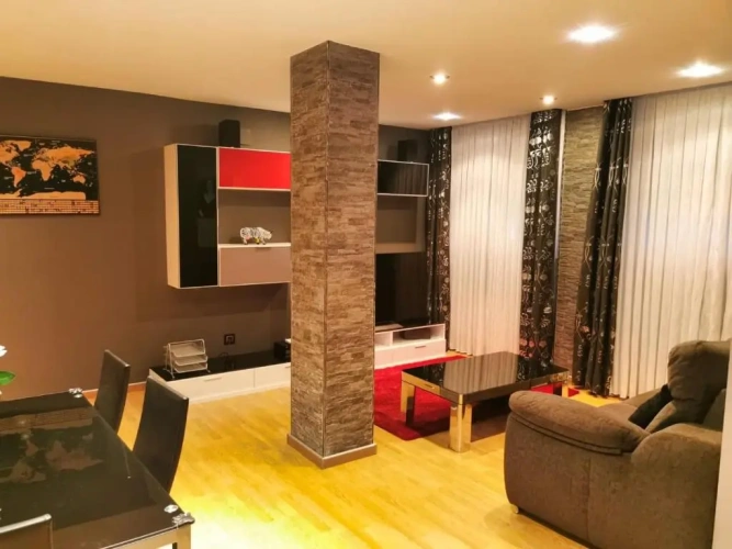 2 Bedrooms Apartment