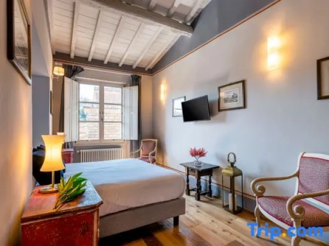 4 Bedrooms Apartment