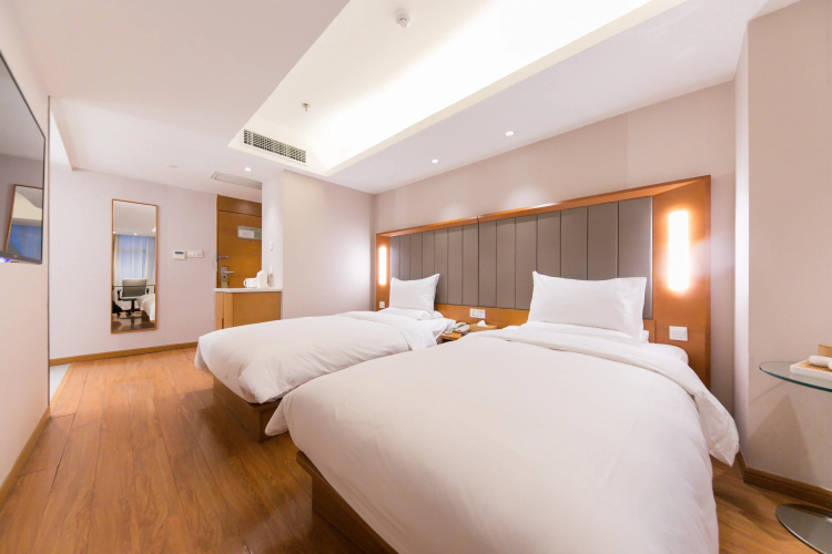 JI Hotel Shanghai Yan'an Road