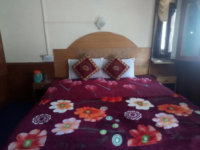 Hotel Everest