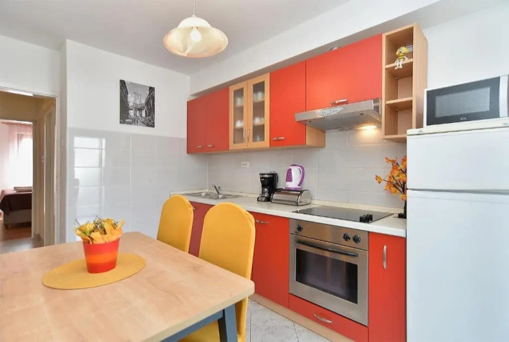 2 Bedrooms Apartment