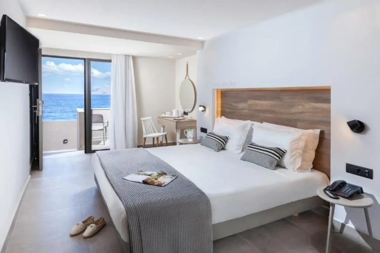 Standard Double room with sea view