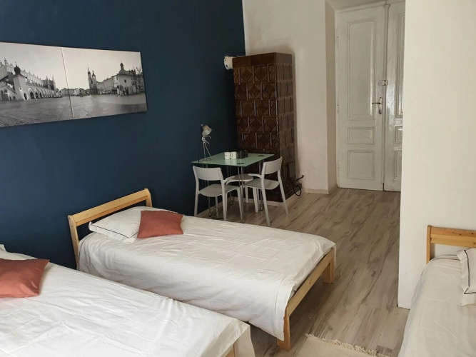 AMEN Aparthotel Curie 8