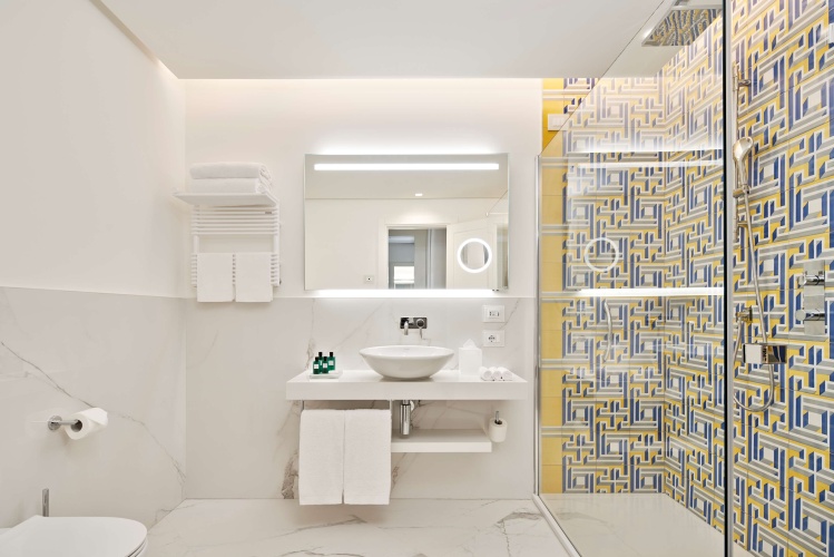 De Bonart Naples, Curio Collection by Hilton photo 11