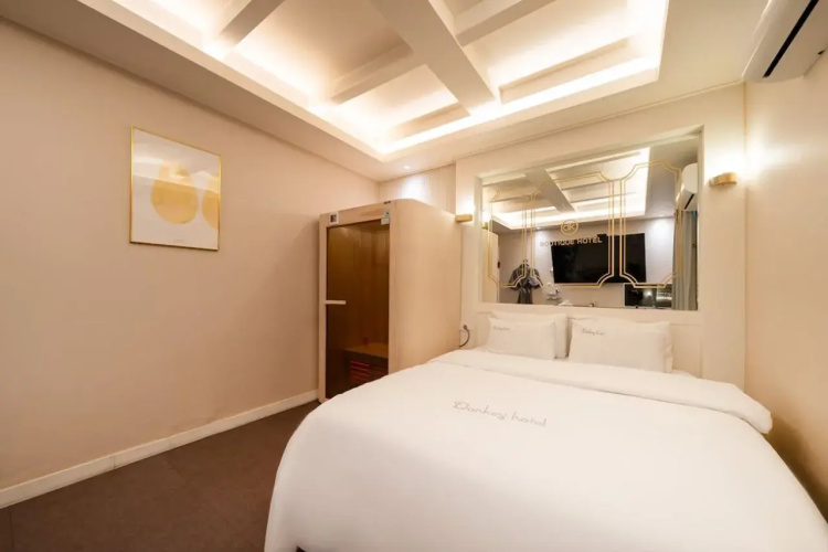 DK Hotel