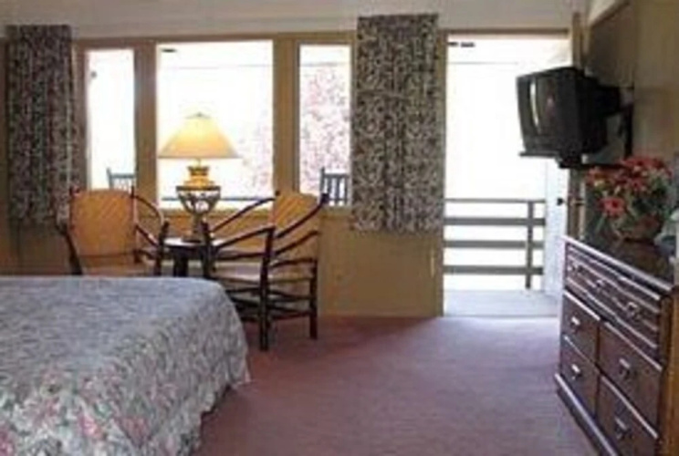 The Skyline Lodge