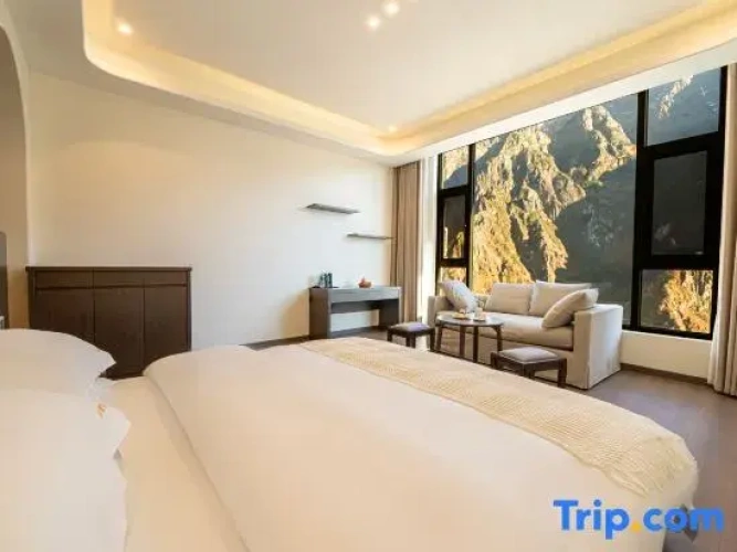 Deluxe Double room with mountain view