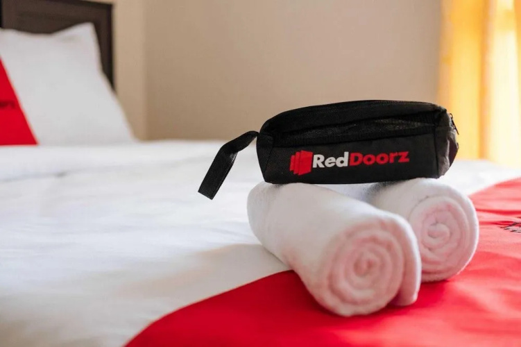 RedDoorz @ Ruko ITC Roxy Mas