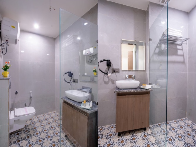 Deluxe Double room with city view
