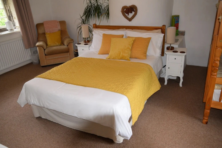 Sweetbriar Cottage B&B and Camping