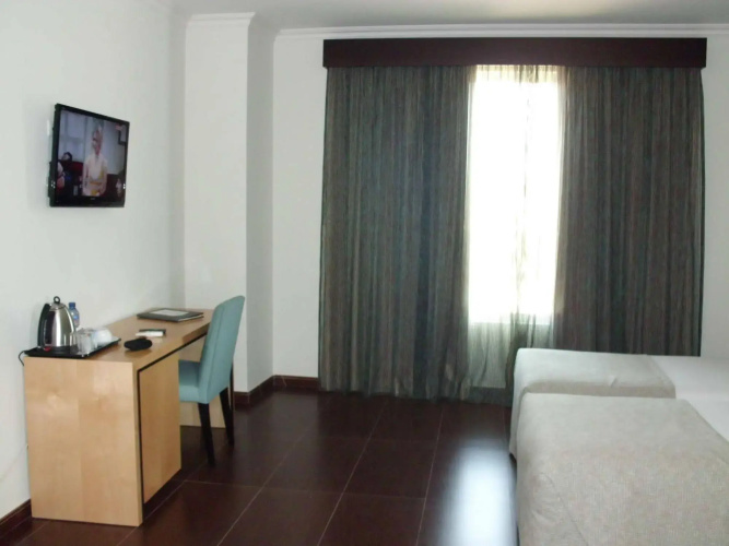 Luna Hotel Zombo
