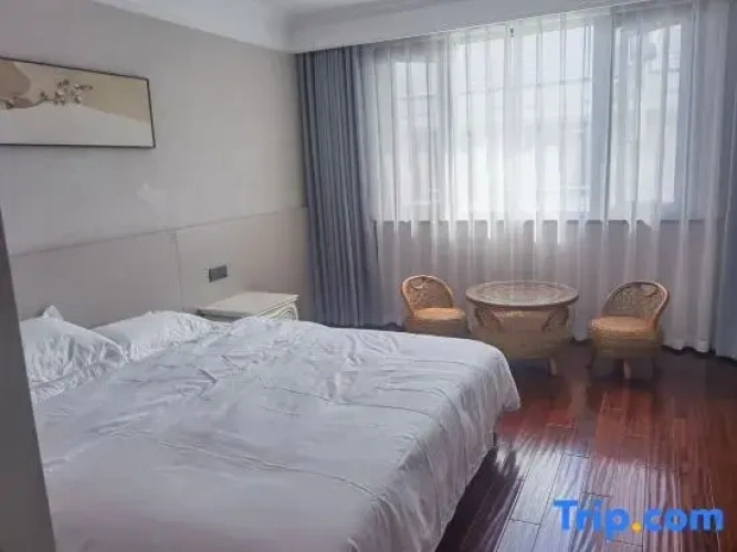 Deluxe Family Suite