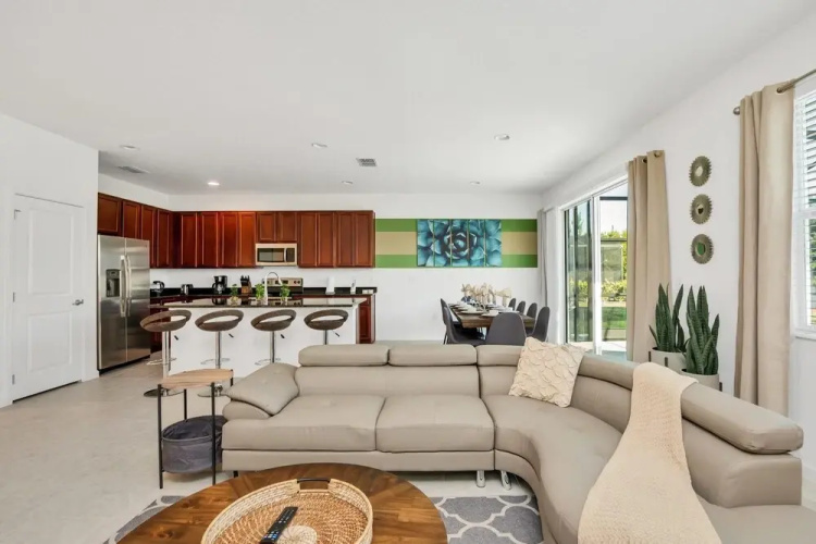 6BR Luxury Home - Private Pool Games Room