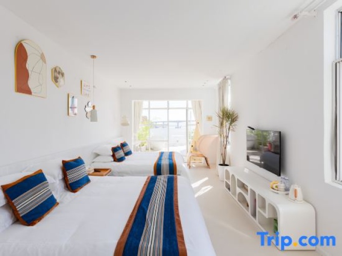Deluxe Twin room with balcony and with sea view