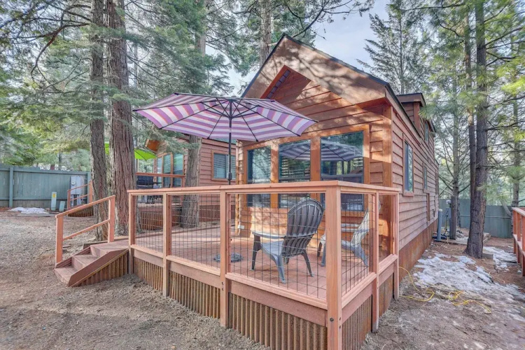 Peaceful Lake Almanor Hideaway, Fish, Hunt + Hike!