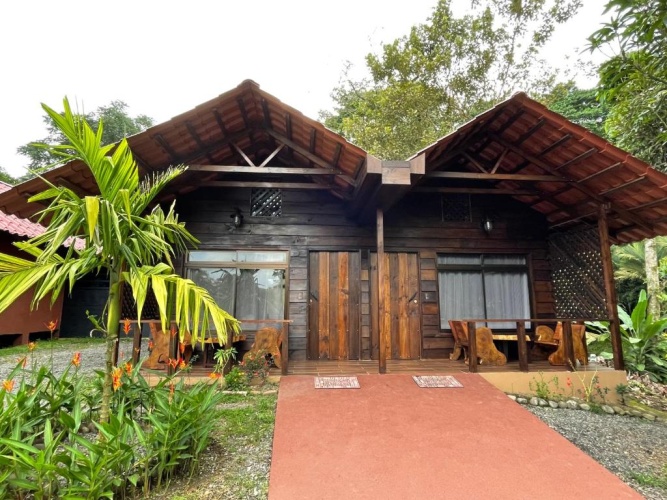2 Bedrooms Chalet