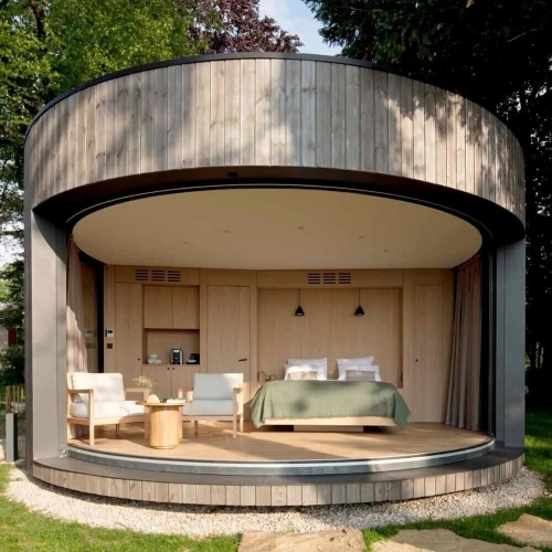 1 Bedroom Deluxe Suite