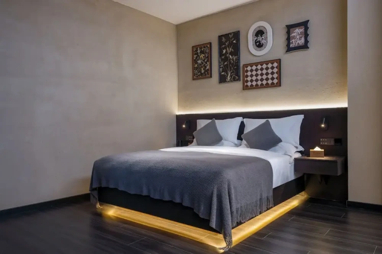Classic Double room with city view