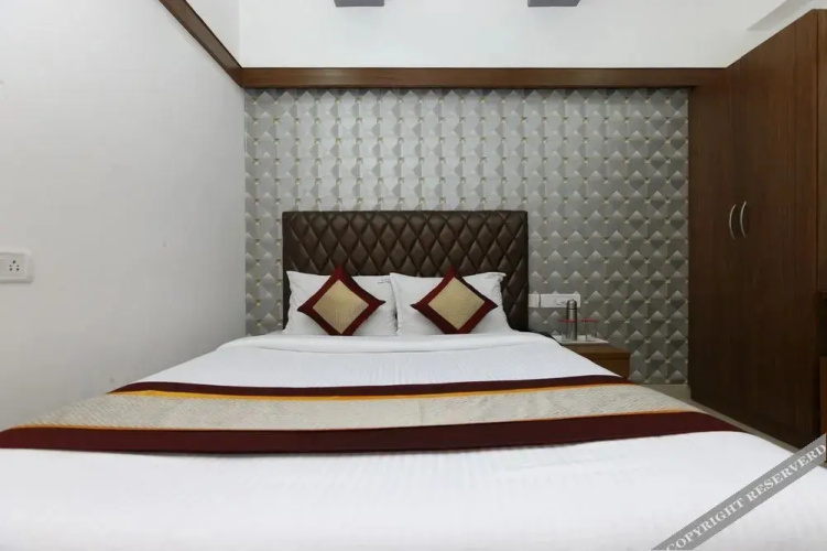 Khaleej Residency by OYO Rooms