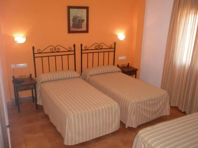 Standard Triple room