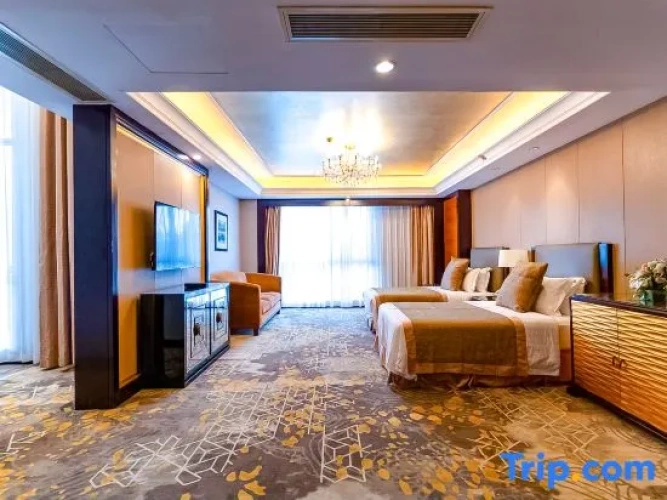 Deluxe Family Suite