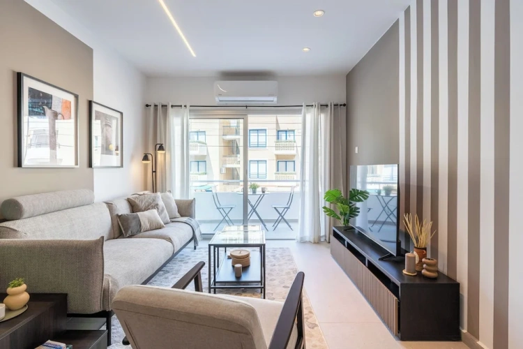 2 Bedrooms Comfort Apartment with balcony and with city view