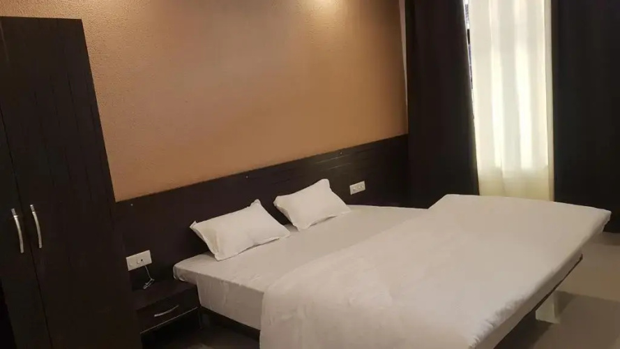 Hotel Once Again