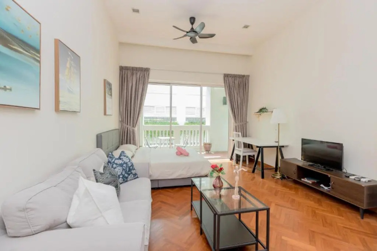 Straits Quay Waterside Suites