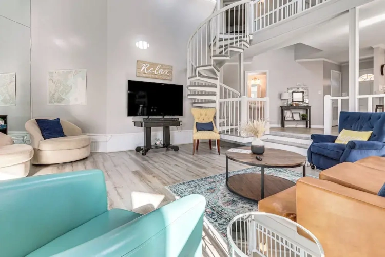 4 Bedrooms Cottage