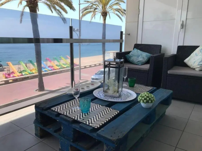 Lujoso apartamento a 1a línea del mar