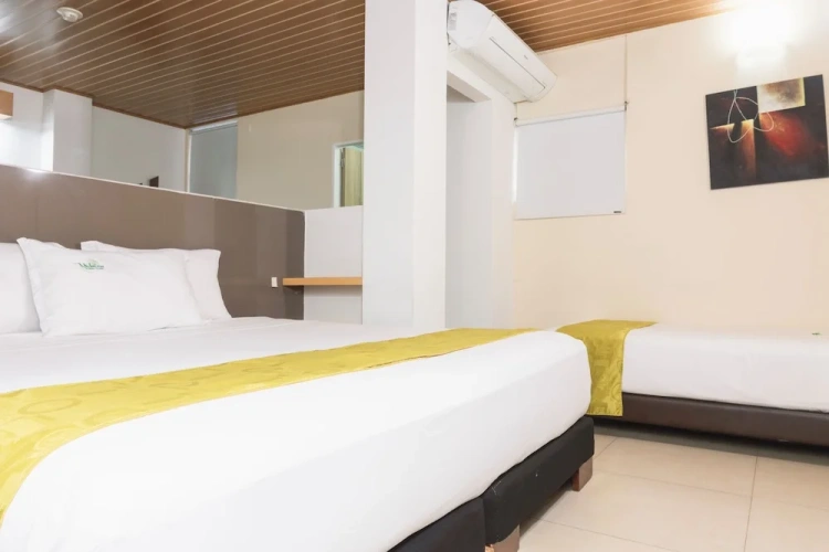 Standard Triple room