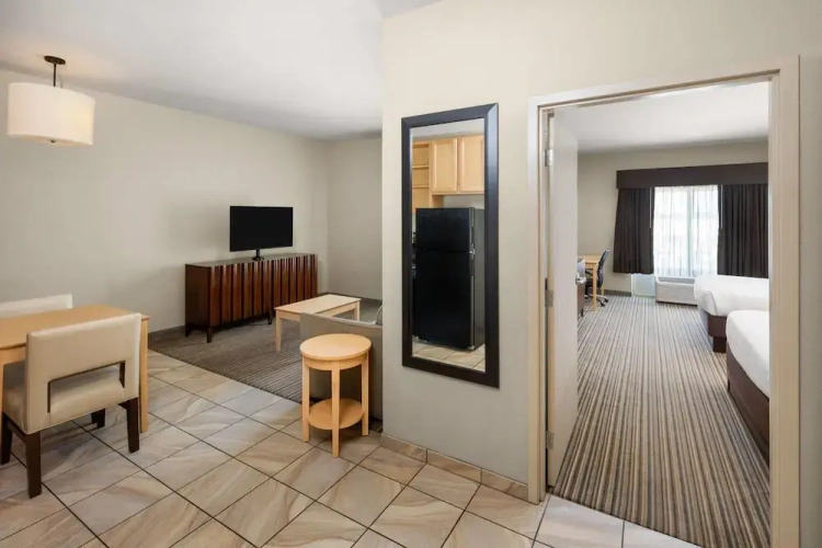 1 Bedroom Suite