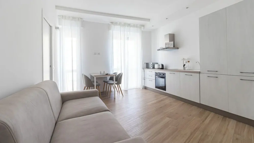 1 Bedroom Apartment with balcony