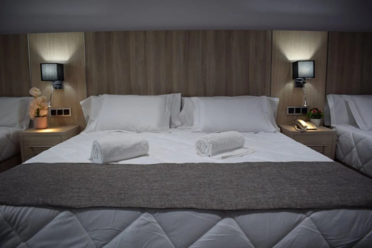 Hotel Zinou ZM
