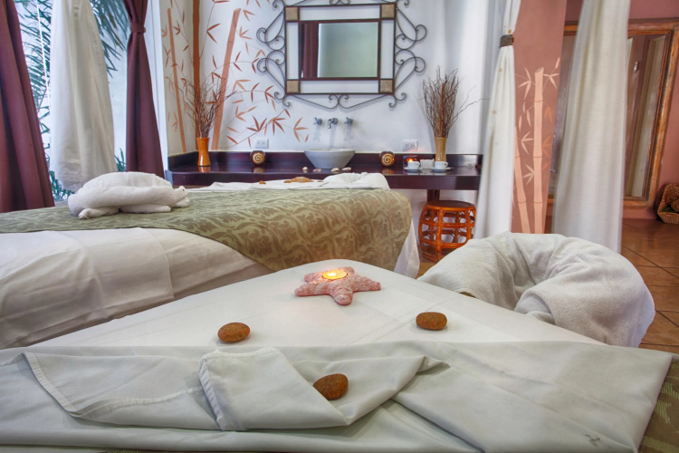 Costa Sur Resort & Spa
