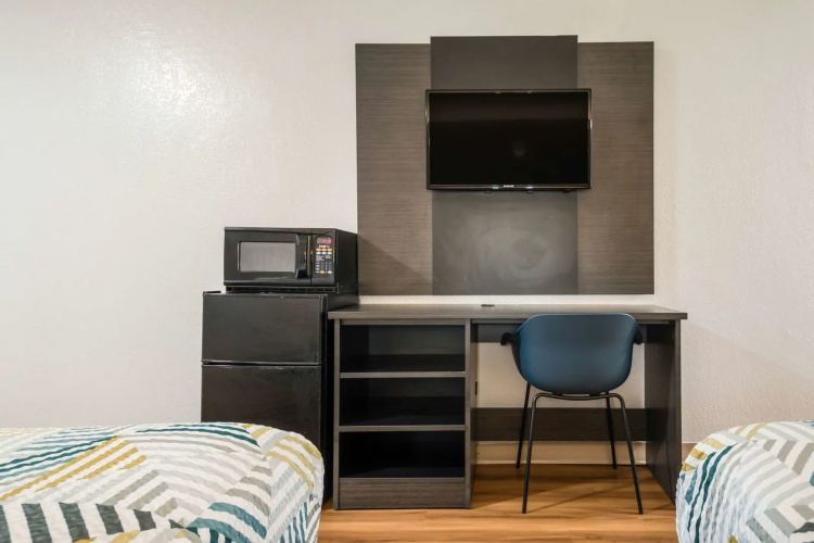 Studio 6 Laredo, TX - North I-35